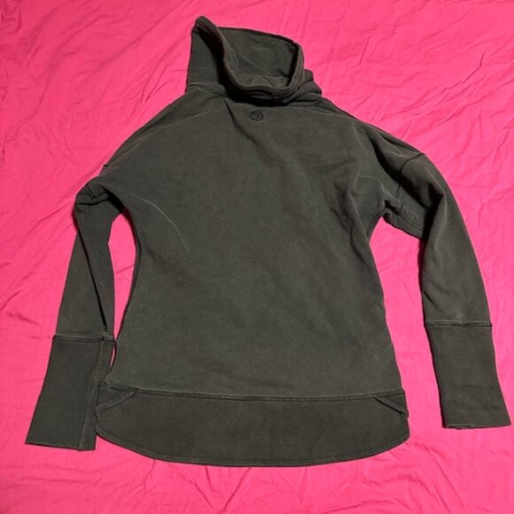 LUlulemon Black size 4 Pullover - Picture 2 of 3